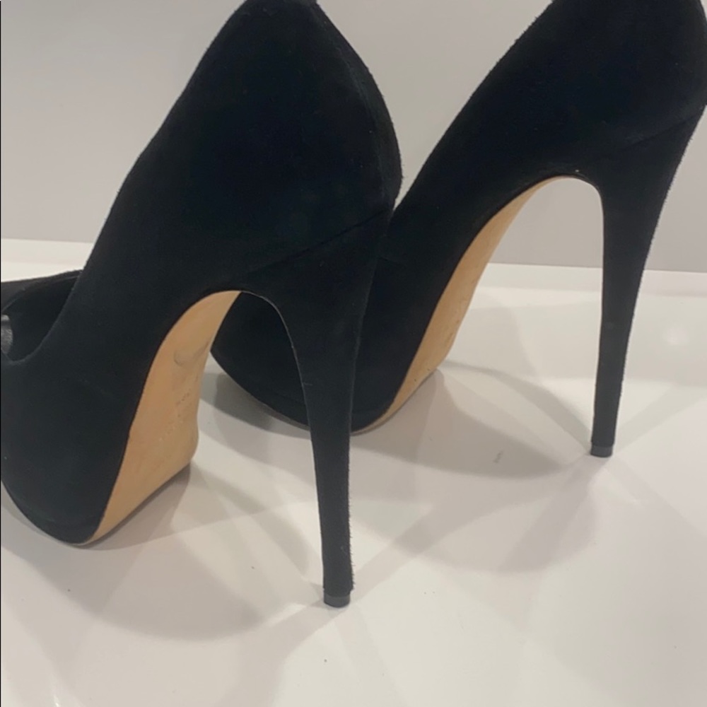Pumps - Picture 2 of 4